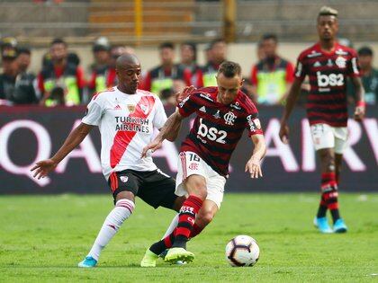 Nicolas de la Cruz, ante Flamengo, en la final de la Copa Libertadores 2019 (REUTERS/Pilar Olivares)