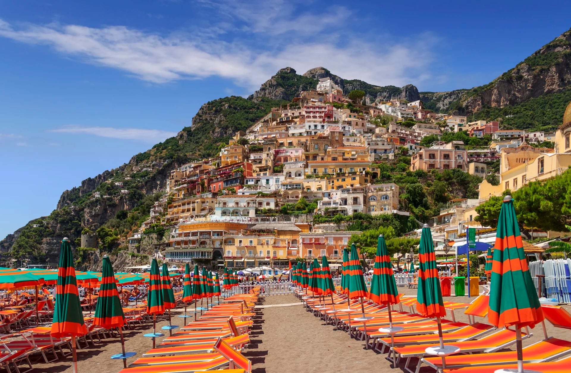A Positano se puede llegar desde Amalfi en ferry. El trayecto dura unos 20 minutos