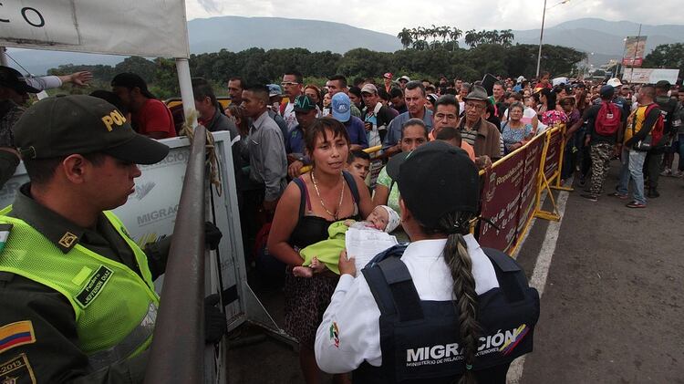 Los venezolanos han emigrado masivamente (aquÃ­, la frontera con Colombia) por la crisis.