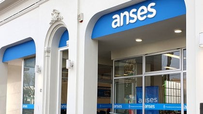 Según los números de Anses, el promedio de chicos que reciben la asignación es de 1,9 por familia. En ese marco, estiman que cada familia recibirá en promedio unos $12.000. (Facebook)