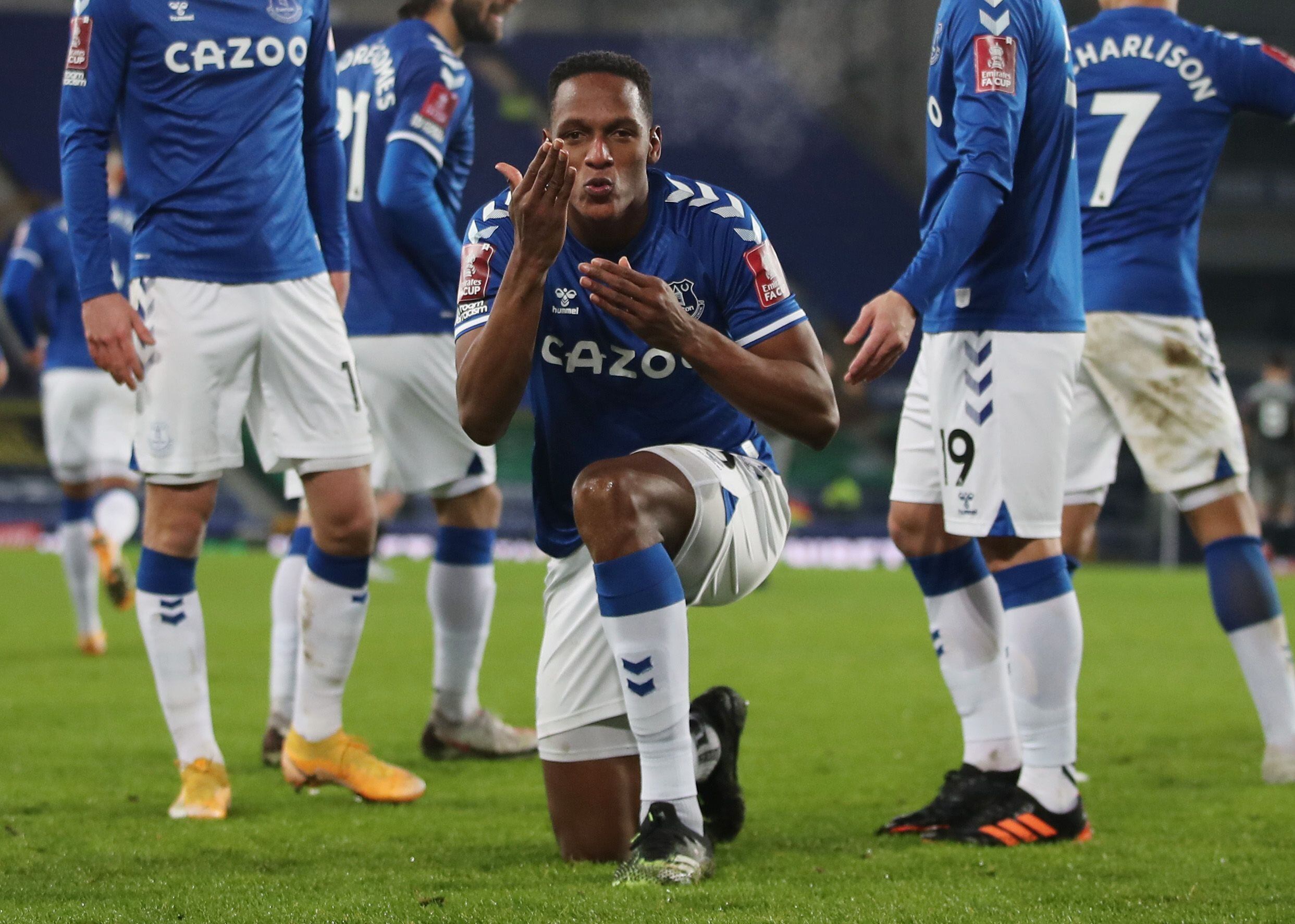 El último gol que anotó Yerry Mina en Everton fue el 24 de enero de 2021 contra Sheffield Wednesday por la cuarta ronda de la FA Cup 2020/21 en la victoria 3-0 de los Toffees en Goodison Park / (Reuters/Molly Darlington)