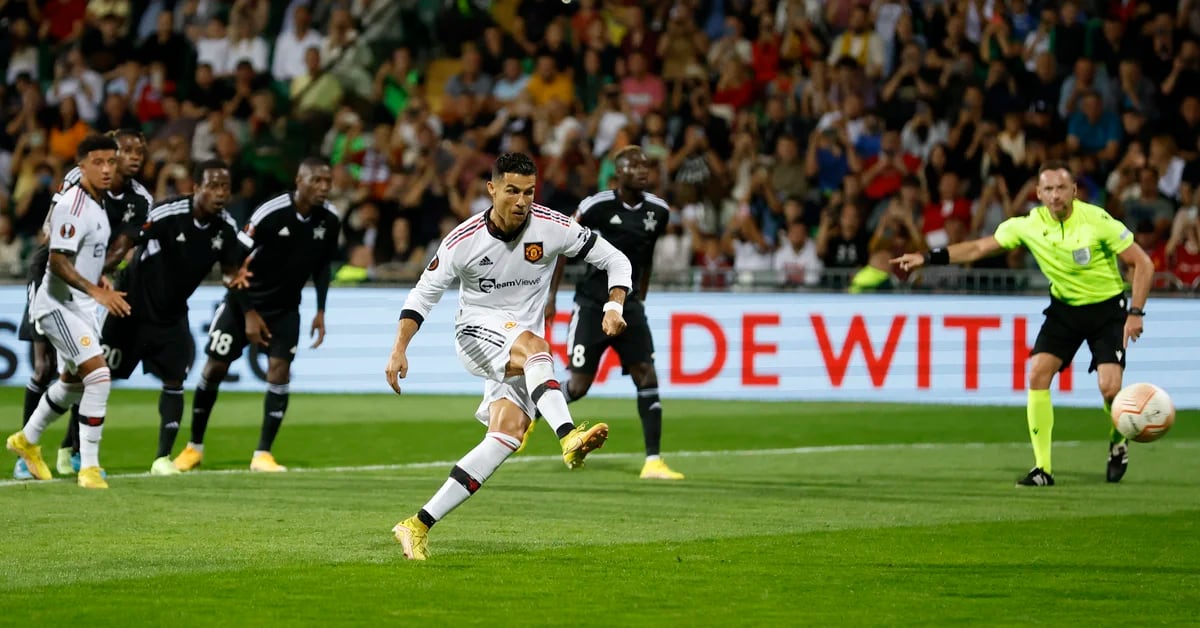 Cristiano Ronaldo marcou seu primeiro gol da temporada com o United e semeou polêmica com um jogo: luxo do crack ou gesto altivo?