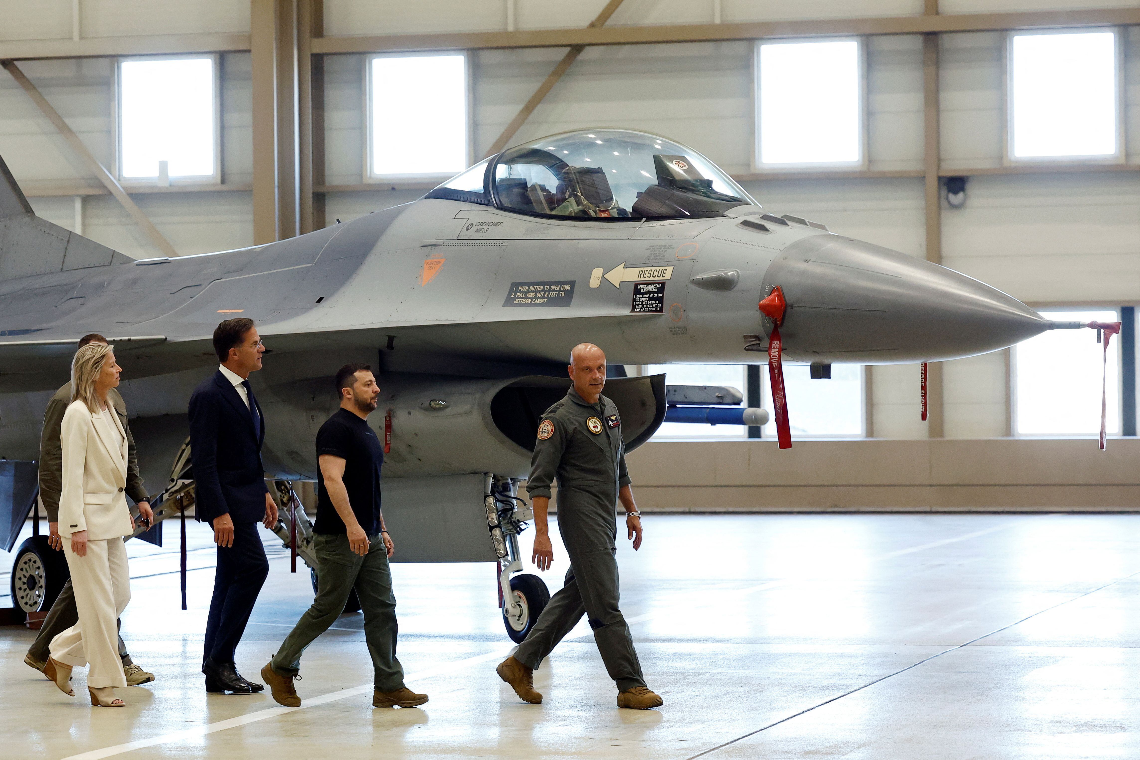 Zelensky y Rutte en la base aérea de Eindhoven (Reuters)