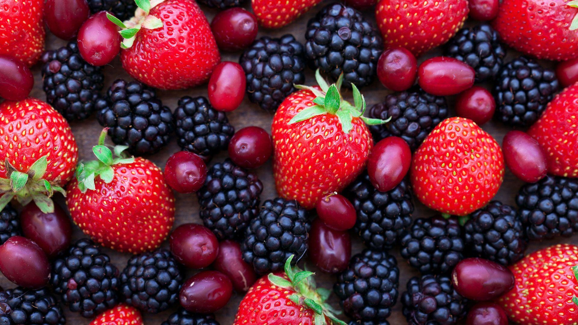 Los frutos rojos son muy recomendables, debido a sus propiedades antioxidantes (Shutterstock)