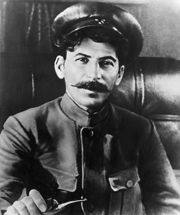 Josef Stalin en un retrato de 1915