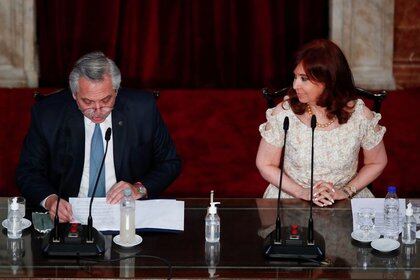 Alberto Fernández y Cristina Kirchner ante la Asamble Legislativa