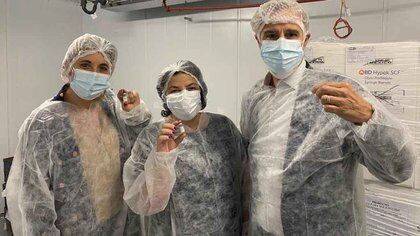 Vizzotti, Figueras y Nicolini en los laboratorios de Gamaleya. 