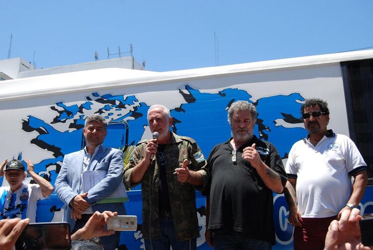 El Dr. Di Giuseppe junto a Veteranos de Guerra de Malvinas 