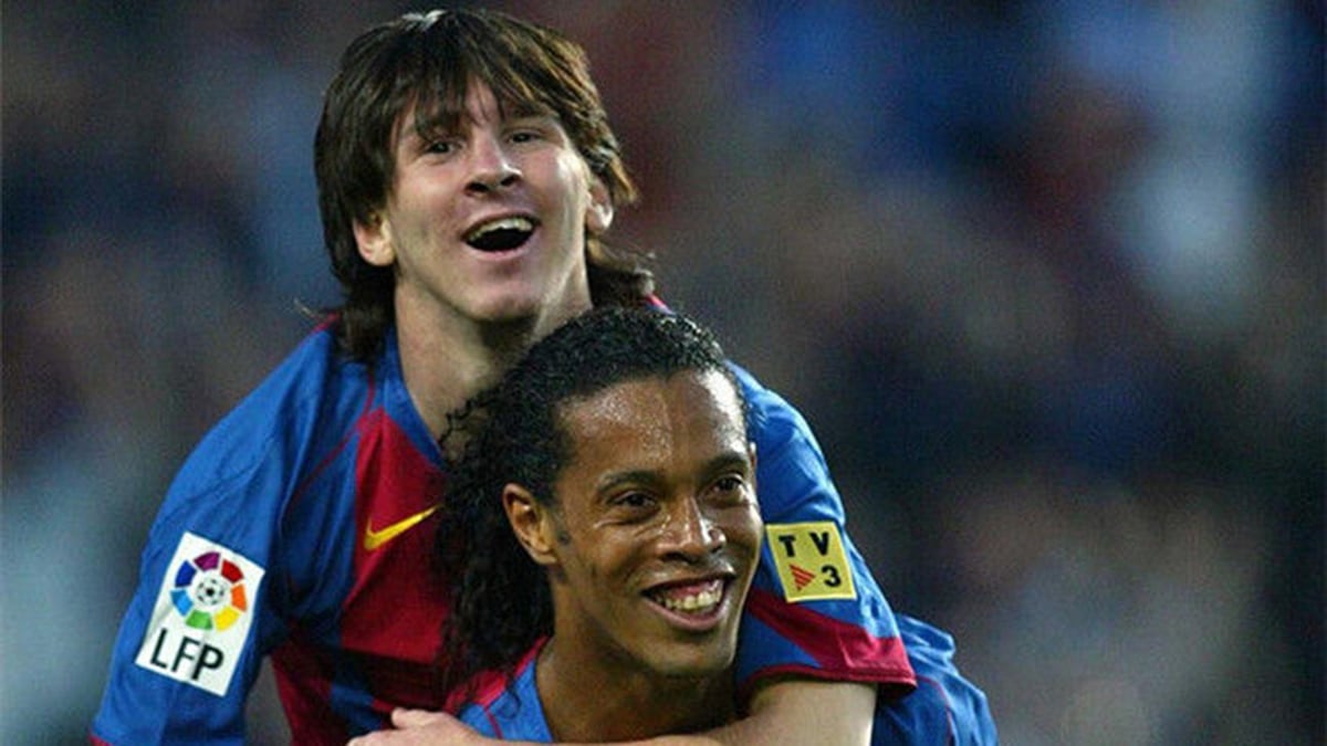 El día que Ronaldinho le pidió a Messi utilizar el 10