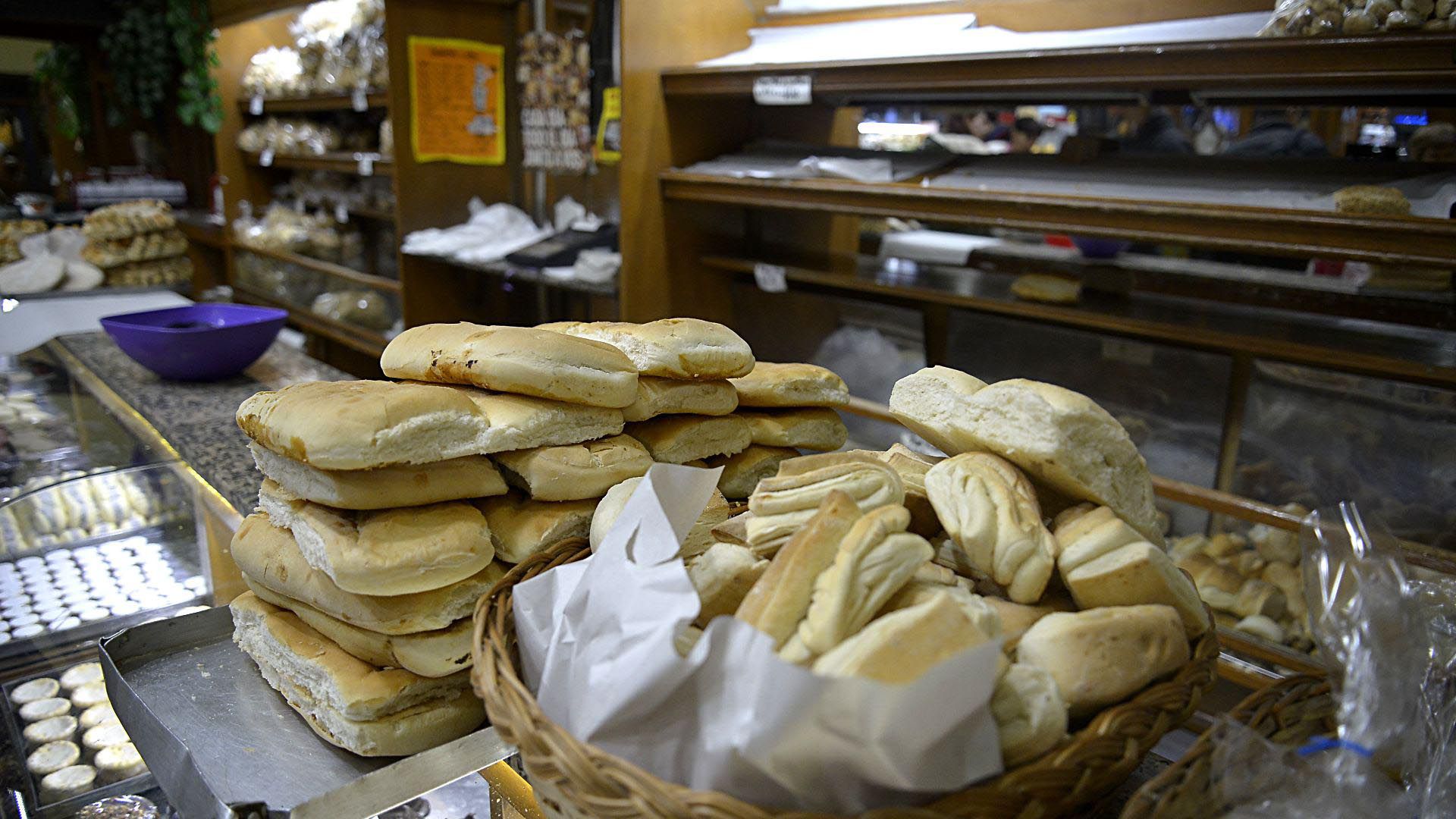 "Las ventas de las panaderías cayeron 40%. En una sucursal cercana al shopping Alto Palermo, se desplomaron 75%", dijo Gabriel Fernández (Gustavo Gavotti)