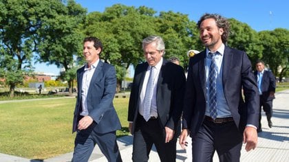 Edurdo de Pedro, Alberto Fernández y Santiago Cafiero