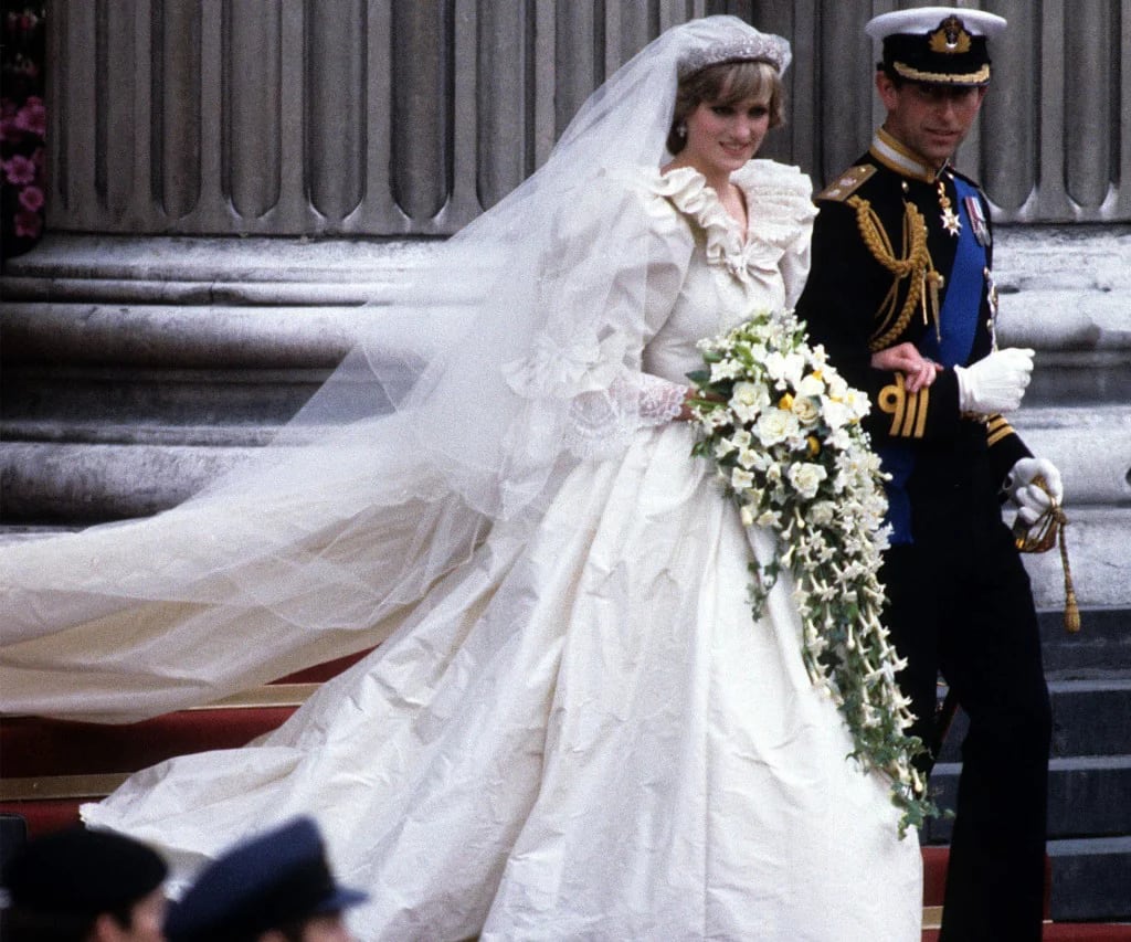 La ceremonia entre Diana y el príncipe Charles de Inglaterra ocurrió en 1981 y fue uno de los primeros grandes eventos televisivos que se transmitieron a todo el mundo y logró niveles de audiencia altísimos