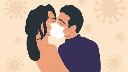 SegÃºn los expertos, el tapabocas es fundamental tambiÃ©n durante el sexo (Shutterstock)