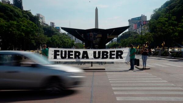 Por el momento, Uber no consiguió legalizar su servicio en la Argentina