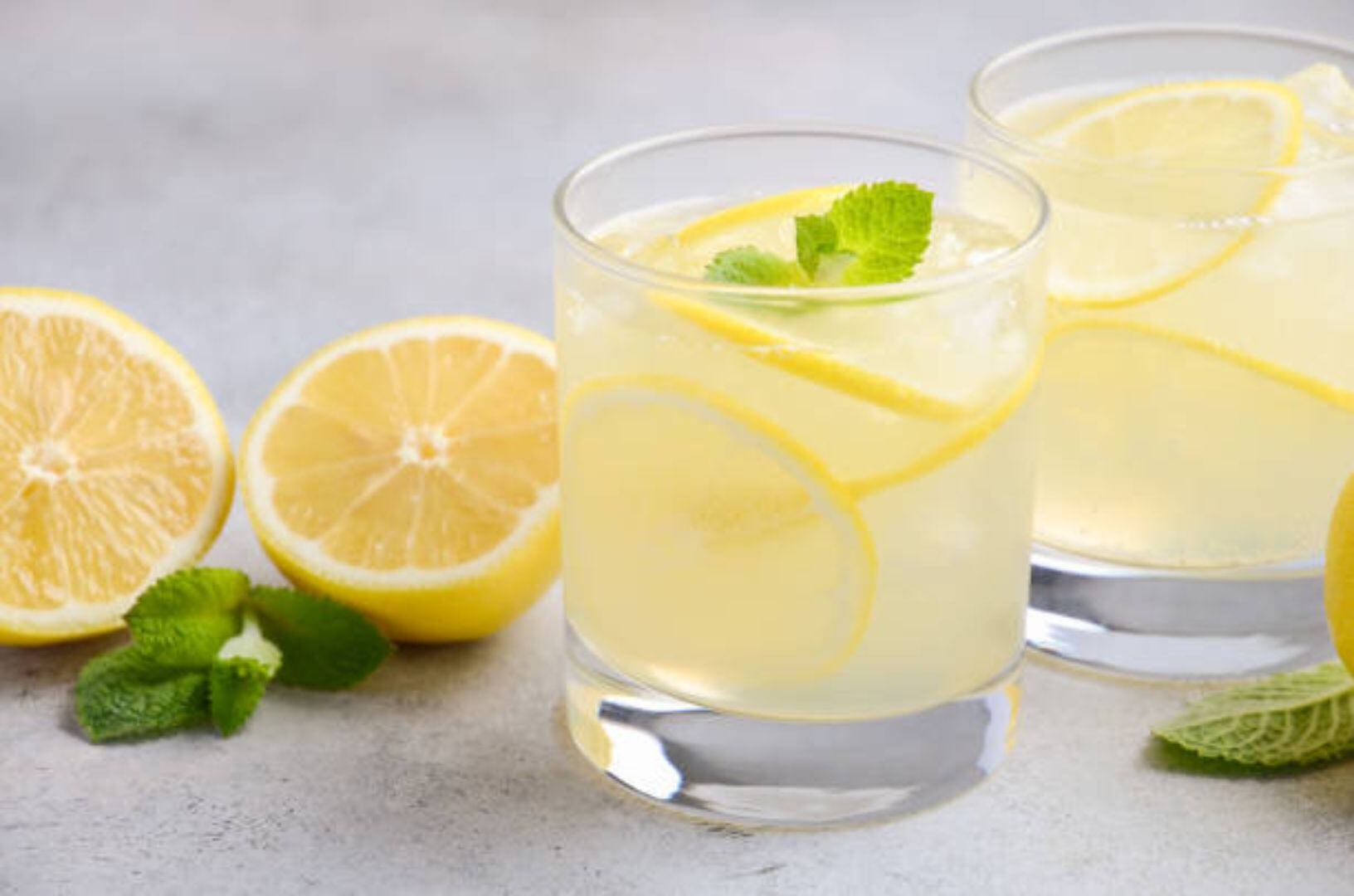 No todas las personas les beneficia el jugo de limón (Pixabay)