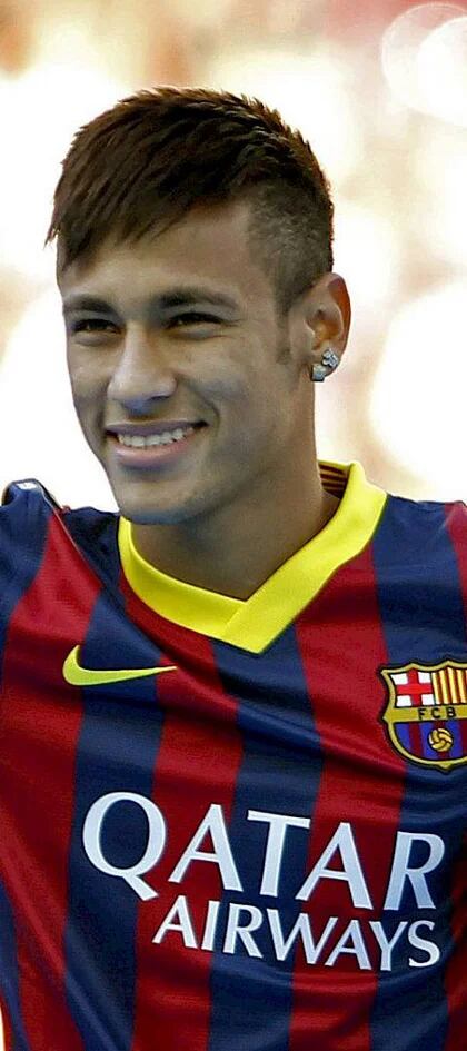Neymar, orgulloso de poder vestir la nueva camiseta del PSG