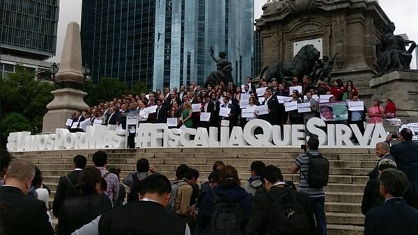 Organizaciones de la sociedad civil se han manifestado para impulsar la reforma de la PGR a fiscalía.