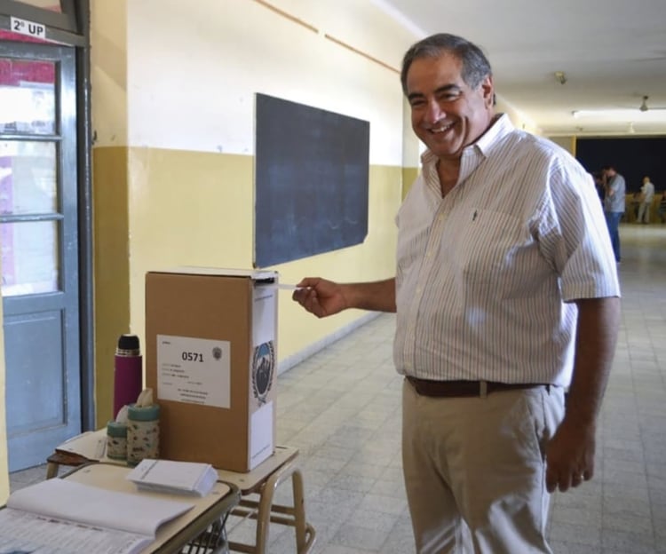 El senador de Cambiemos Julio Martínez se opone a la re-reeleción de Sergio Casas