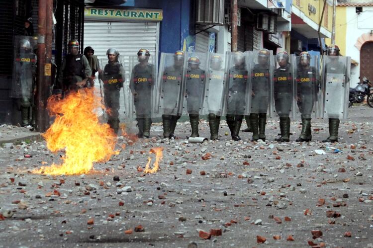 La Guardia Nacional Bolivariana reprimió a los manifestantes (Reuters)