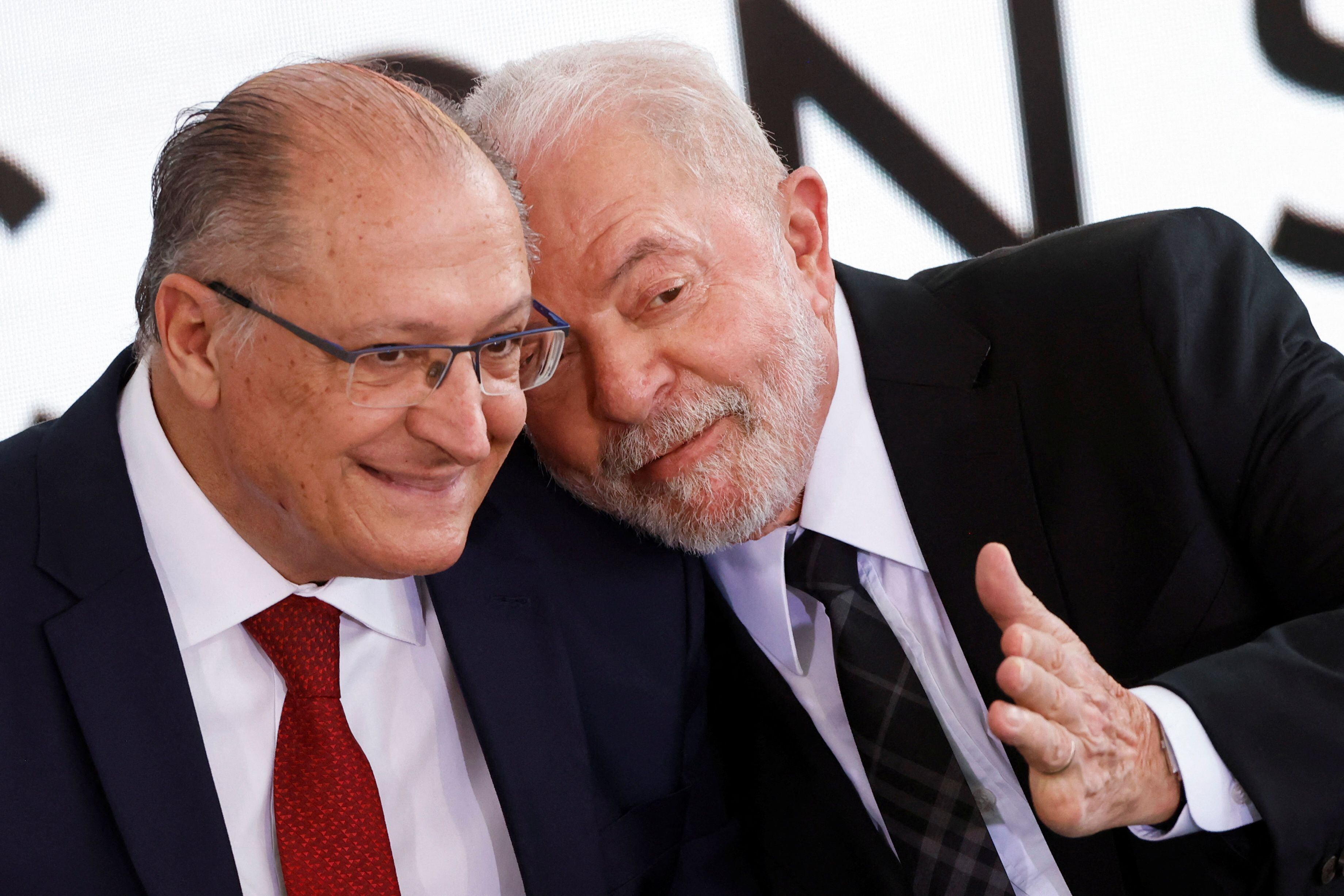 Geraldo Alckmin junto a Lula en un acto (REUTERS/Adriano Machado)