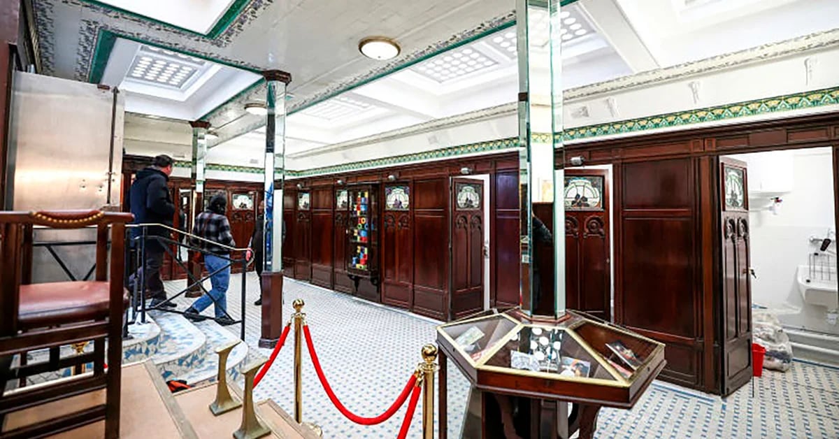 “Most Beautiful Public Toilets” Reopened in Paris