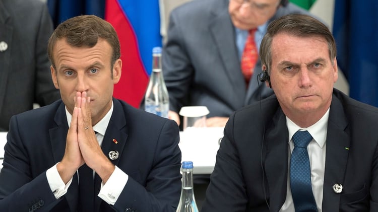 Emmanuel Macron y Jair Bolsonaro (Jacques Witt / POOL / AFP)