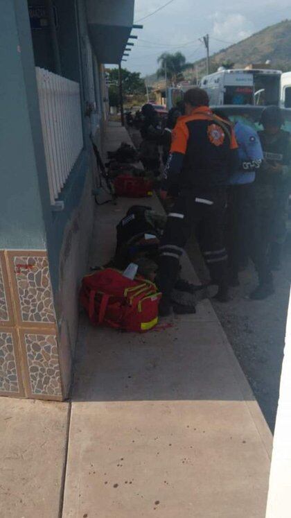 Un elemento muerto y cinco heridos fue el saldo de la emboscada del CJNG a las  fuerzas de seguridad (Foto: Twitter/fernand17704066)