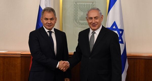 Sergei Shoigu y Benjamin Netanyahu