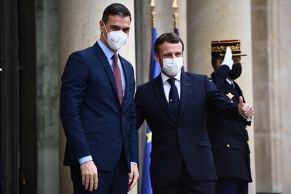 Macron junto a Pedro Sánchez durante su encuentro del lunes pasado. (Martin BUREAU / POOL / AFP)