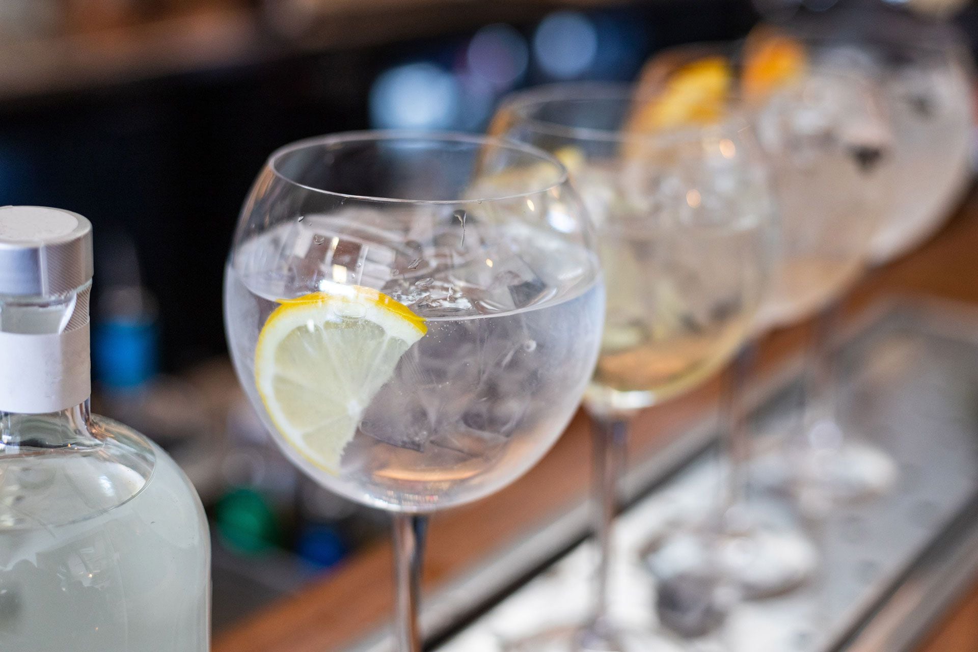 Los bartenders destacan al gin porque puede incluirse en una amplia variedad de recetas (Getty)