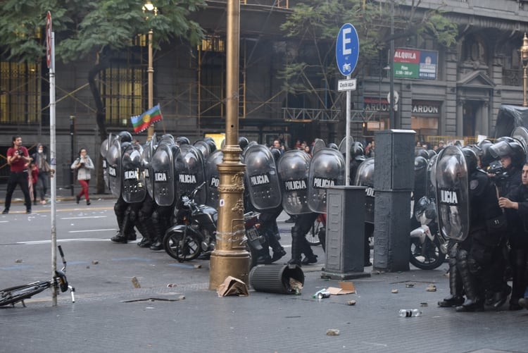 Policía de la Ciudad, Bomberos y el SAME trabajaron en el centro porteño