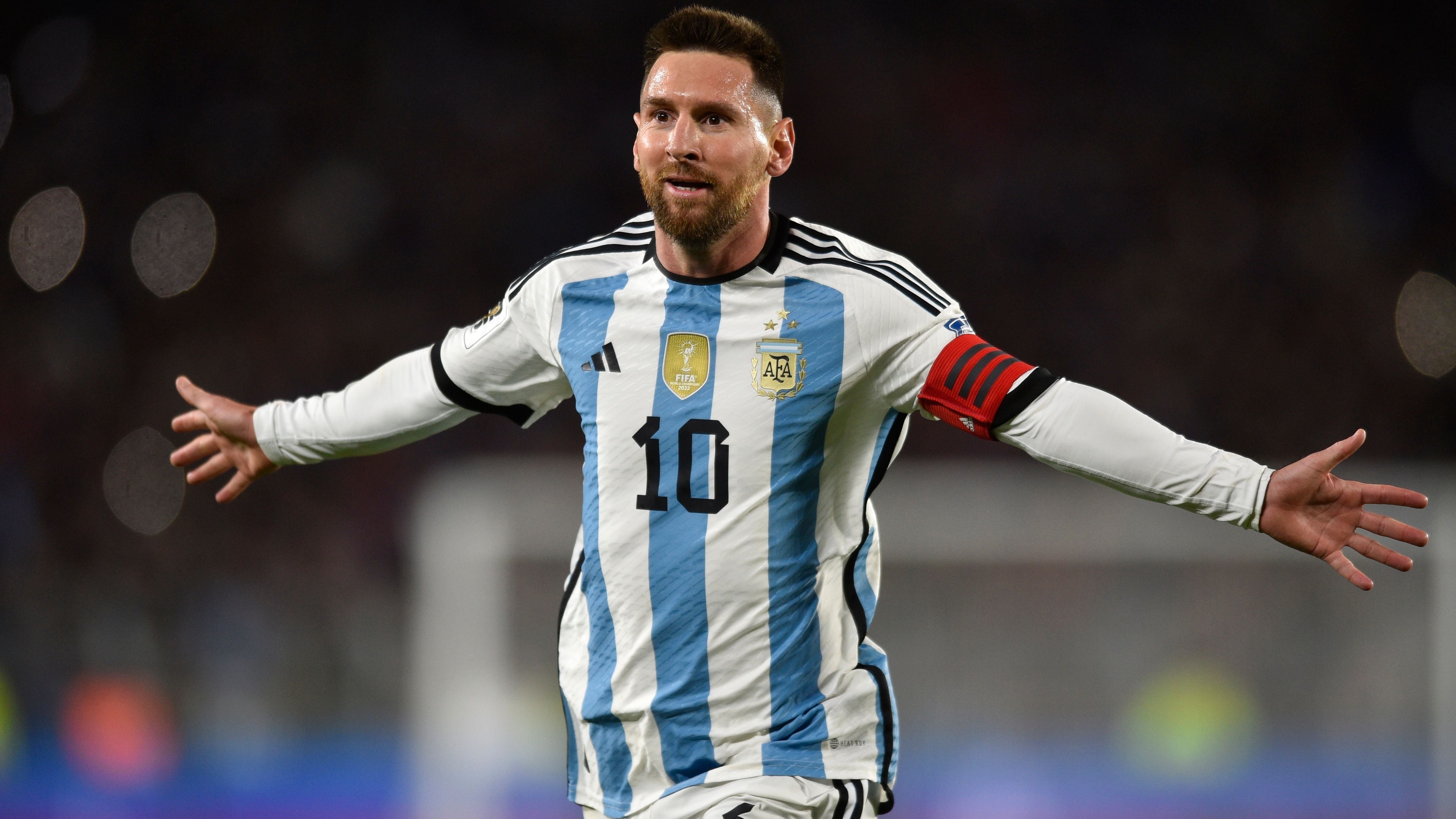 Messi llegó a la Argentina para sumarse a la Selección