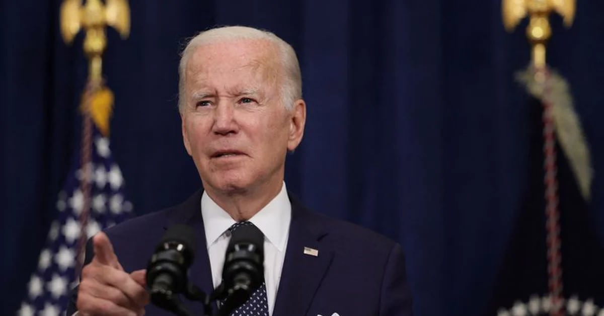 Joe Biden verurteilt Salman Rushdies „abscheulichen Angriff“