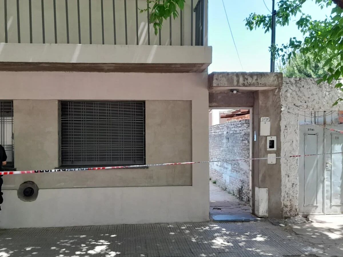 Horror en Rosario: un hombre intentó suicidarse, su pareja lo quiso evitar  y la mató a golpes y puñaladas - Infobae