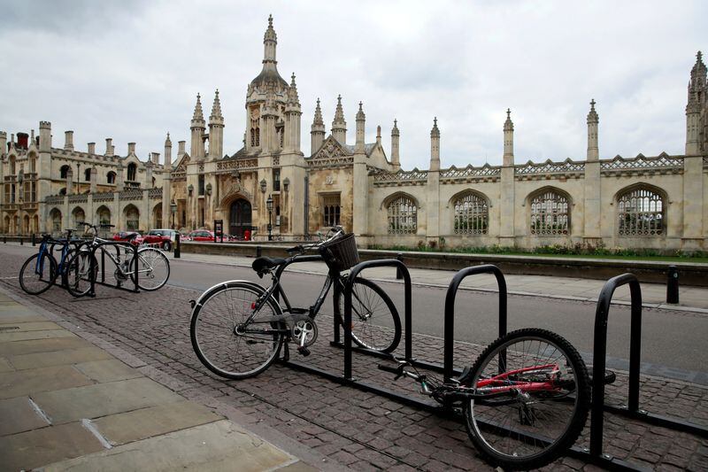 Entre los exalumnos de Cambridge se encuentra Isaac Newton, autor del principio de la gravedad (REUTERS/Andrew Couldridge)