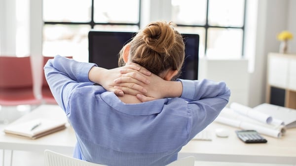 Las mujeres son más propensas a tener contracturas y dolor de espalda (Getty Images)