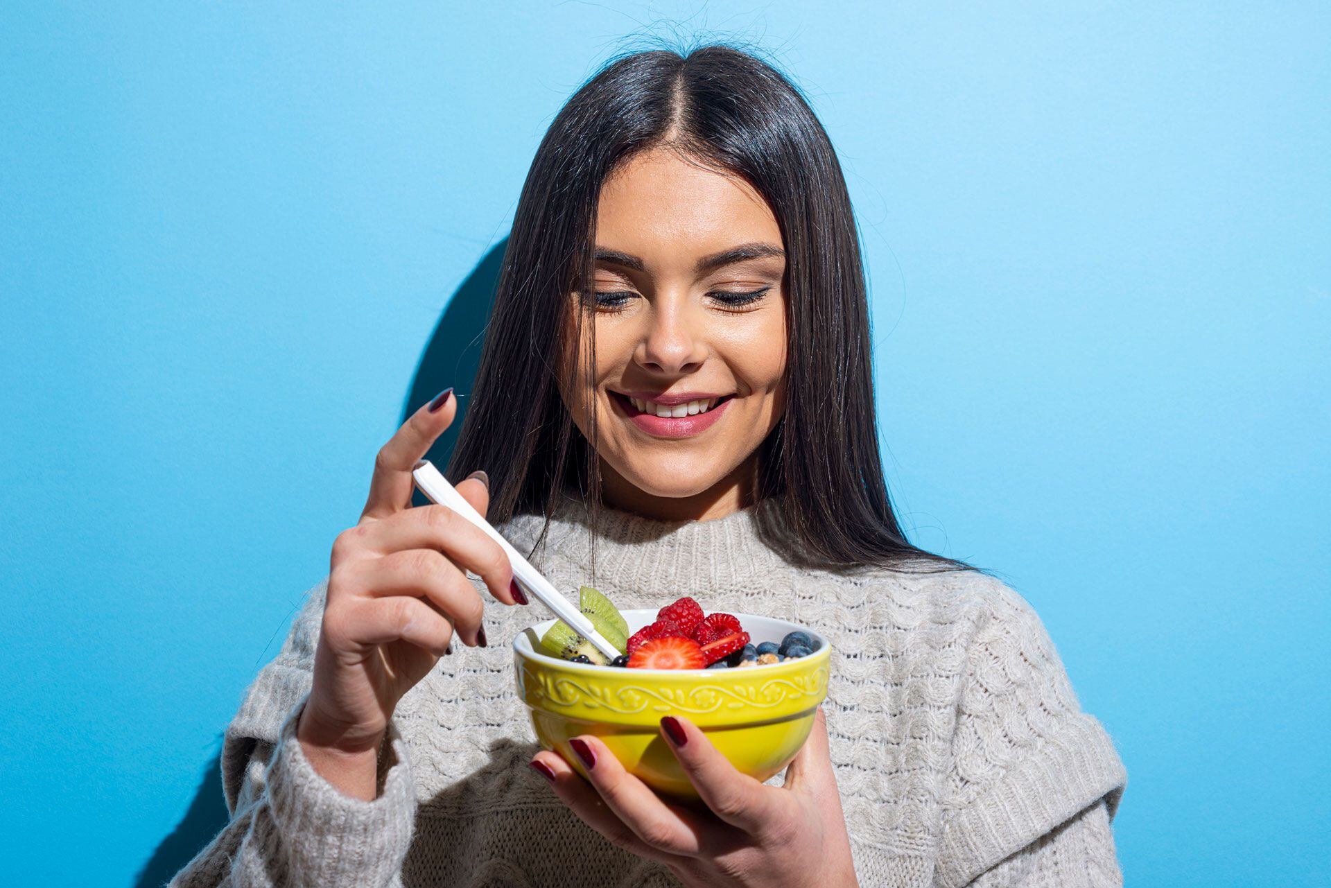 Los resultados sugirieron que se estaba anulando los beneficios de comer un desayuno, almuerzo y cena nutritivos, al comer comida chatarra que está relacionado con un índice de masa corporal (IMC) y un nivel de azúcar en la sangre más altos (Getty)