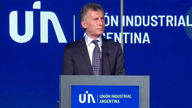 Macri señaló que deja un país 