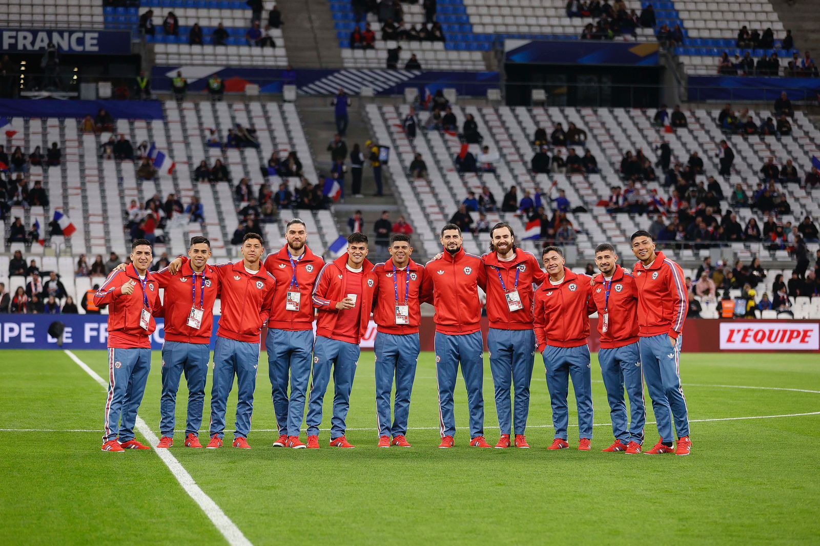 Selección de Chile reconoció la cancha del estadio Velódrome.