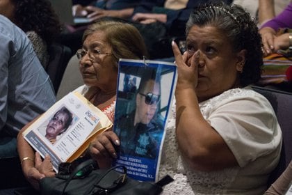 Familias de víctimas de desaparición forzada (Foto: ANDREA MURCIA /CUARTOSCURO)