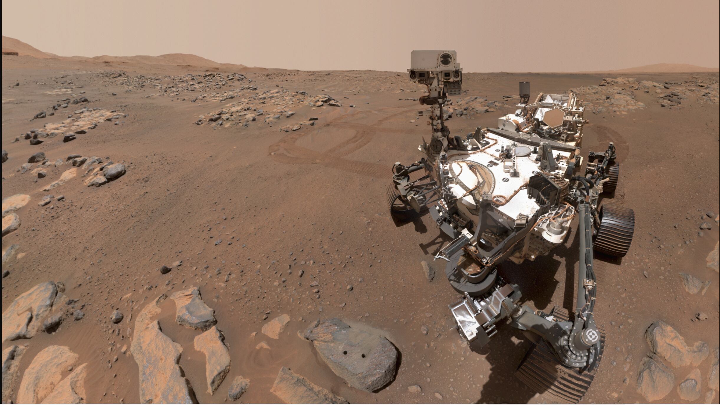 El rover perseverance de la NASA se tomó serlfies en un sitio de recolección de muestras en Marte