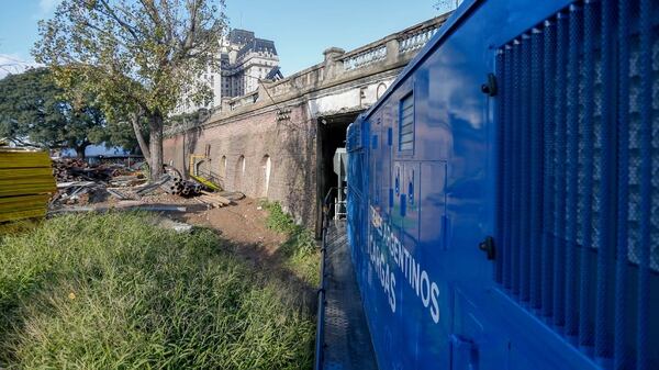 Uno de los extremos del túnel, detrás de la Casa de Gobierno (Nicolás Aboaf)