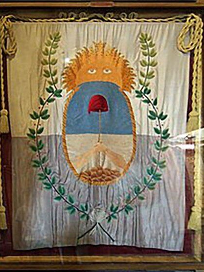 Réplica de la bandera del Ejército de Los Andes