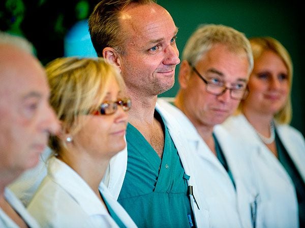 El primer trasplante de útero del mundo se llevó a cabo en Suecia, en 2014 y tras el éxito de la intervención el procedimiento fue anunciado a la prensa (AP)