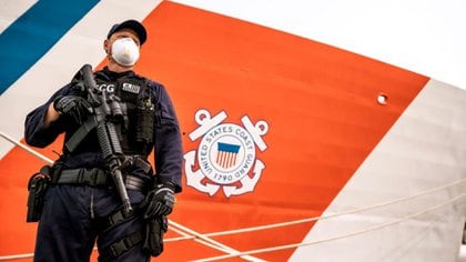 Las operaciones, señaló la Guardia Costera, forman parte de un nuevo esfuerzo contra el narcotráfico en el mar Caribe y el océano Pacífico oriental lanzado desde el pasado abril y apoyado por el Comando Sur (@USCG)