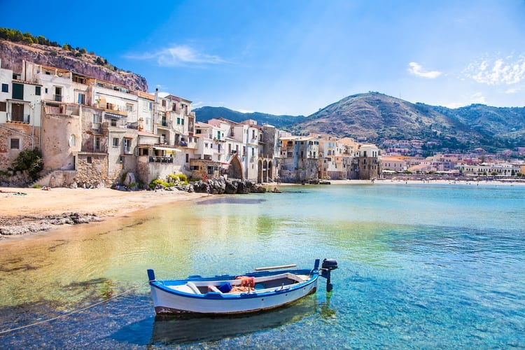 La isla italiana de Sicilia se ha ofrecido a pagar la mitad de los costos de vuelo de los visitantes y un tercio de los gastos de hotel en caso de que visiten más adelante este año (Shutterstock)