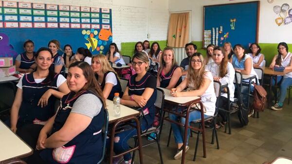 Futuros docentes durante la evaluación Enseñar