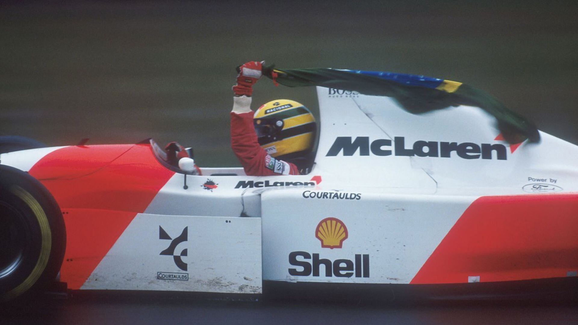 Senna ganando en Donington Park en 1993