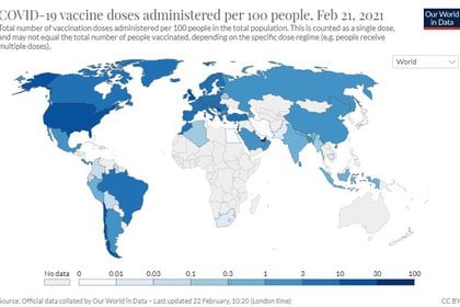 Naciones del mundo y la cantidad de dosis de vacunas que aplicaron por cada 100 habitantes (Our World In Data)