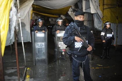 Conspiración con Narco en CDMX: Se apoderaron de cuatro edificios y detuvieron a 10 personas con más de 35 kilogramos de cannabis y cocaína